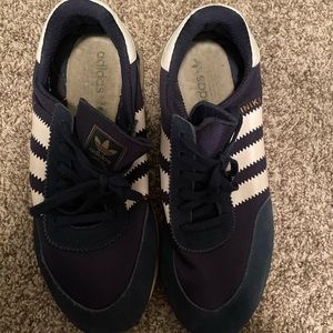 Adidas mens Iniki shoe